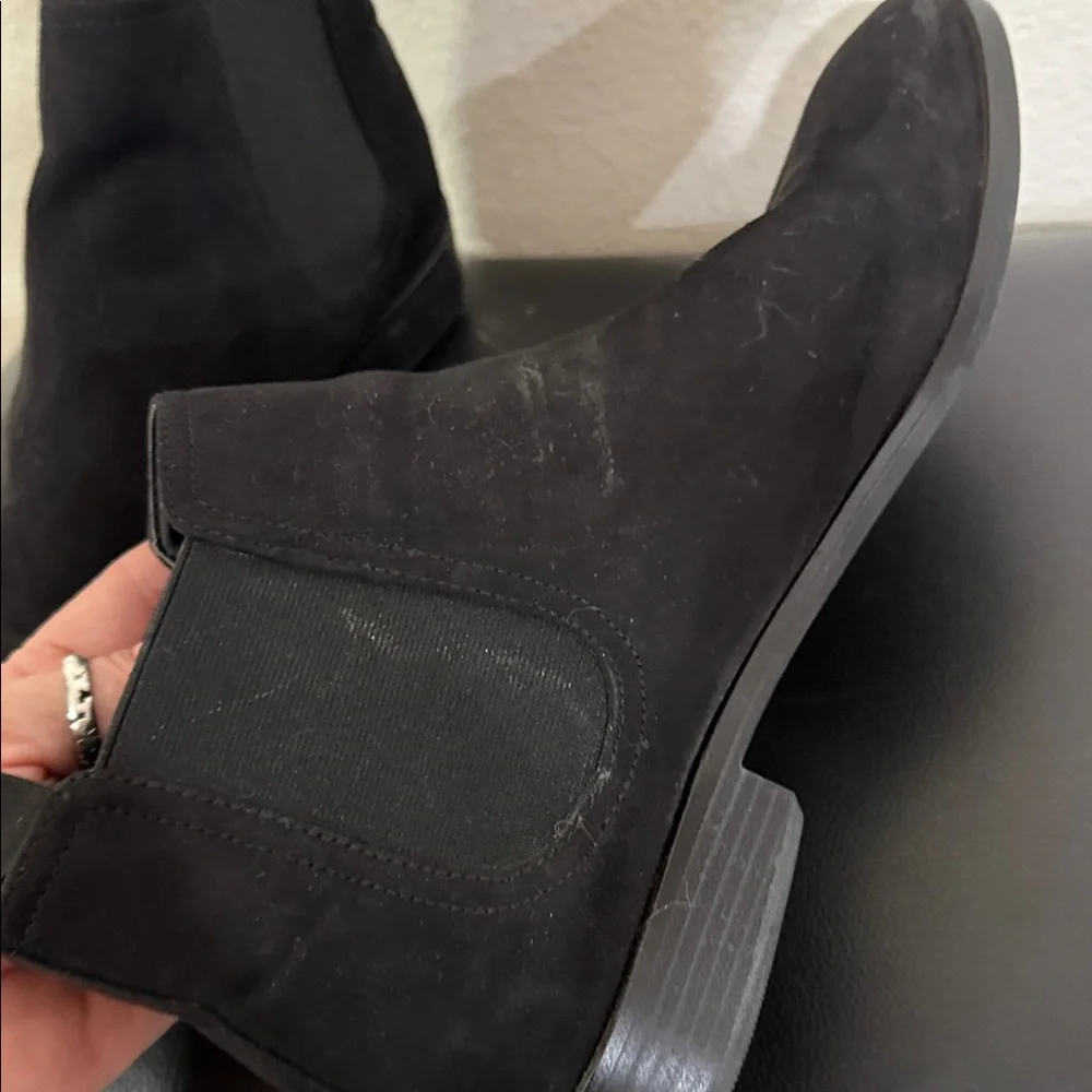 Men’s H and M Black Chelsea Boots size 43 EUC